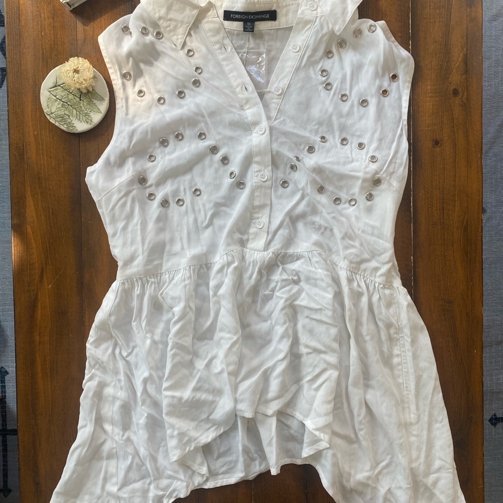 Foregn Exchange Womens Medium Sleeveless Top Stud Accents White Western Concert